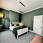 *Hot* Fantastic 3/4 Beds Town House In Anfield Stadium